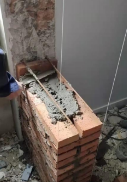 砌墙时加钢筋